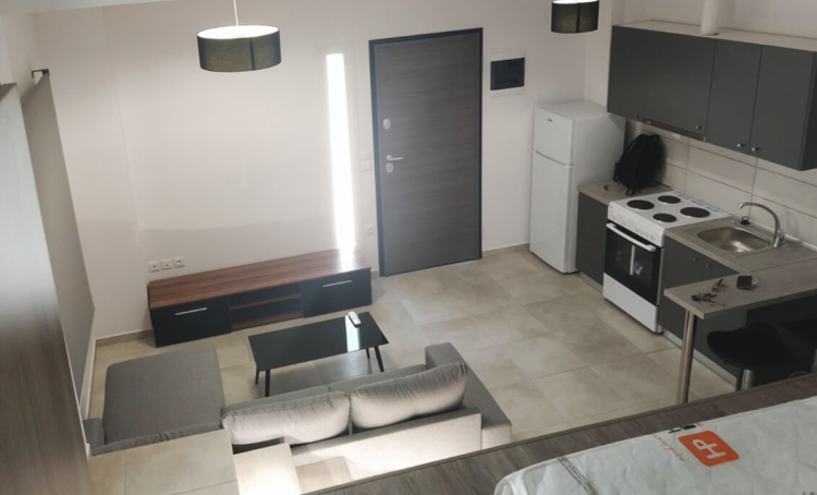 Μετατροπή και ανακαίνιση καταστήματος σε κατοικία